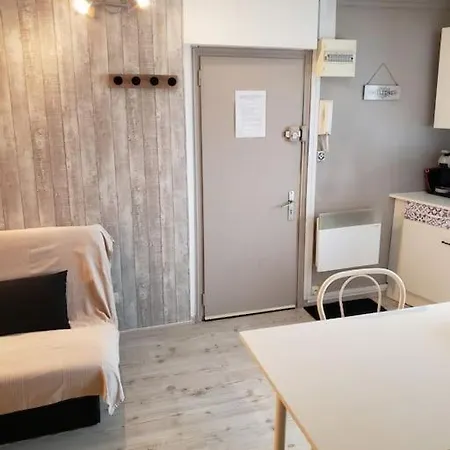 Apartment Charmant Studio A 2 Pas Du Centre